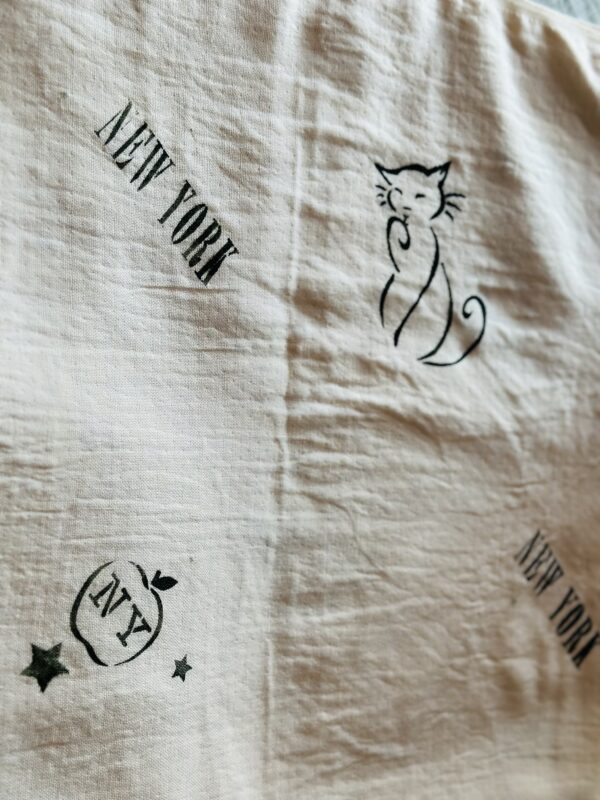 Hand-painted New York CAT patterned scarf/throw | Ivory - Image 4