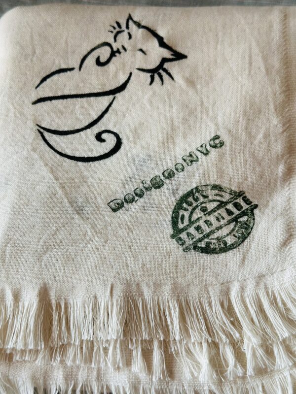 Hand-painted New York CAT patterned scarf/throw | Ivory - Image 7