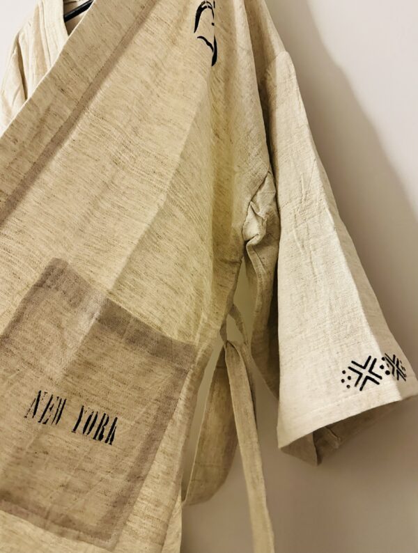 Hand-painted Brooklyn Bridge silhouette long kimono | Ivory - Image 2