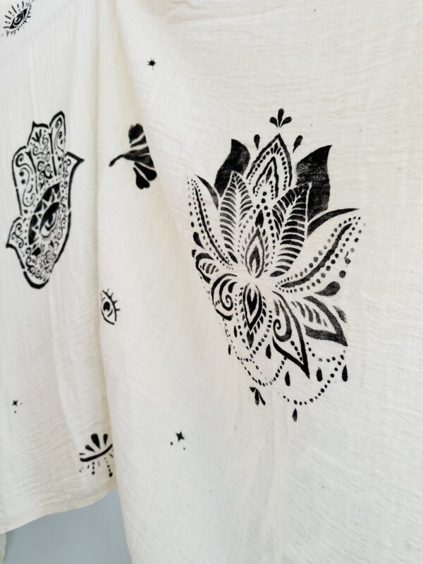 Hamsa /Fatima hand patterned shawl | Ivory - Image 7