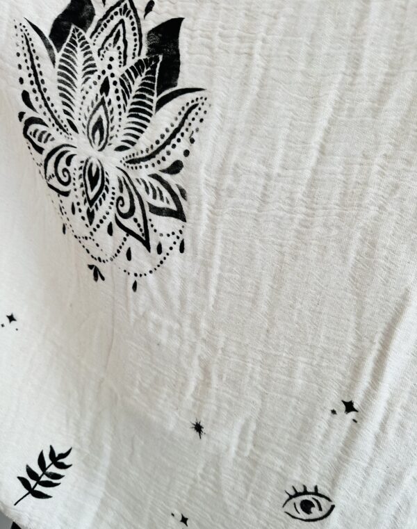 Hamsa /Fatima hand patterned shawl | Ivory - Image 5