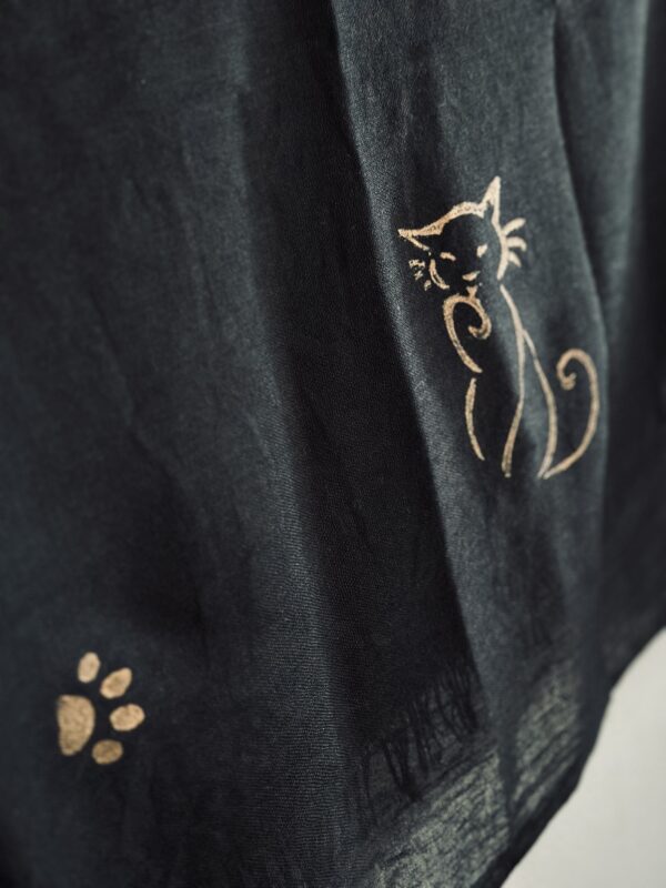 Cat pattern painted scarf | Black - Image 5